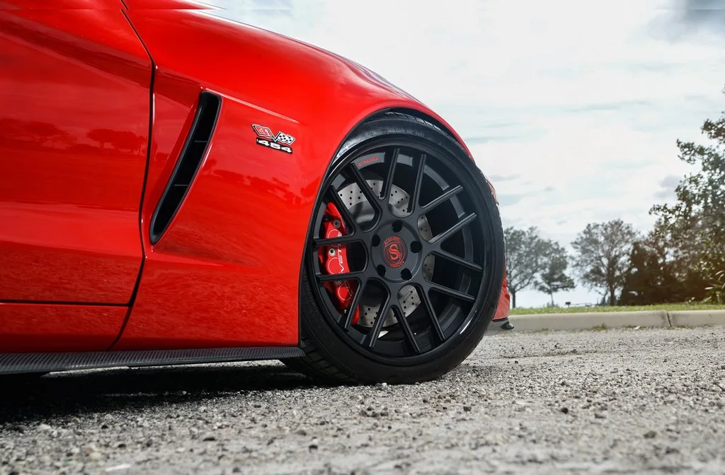 Strasse SM7 Deep Concave on Chevrolet Corvette C6