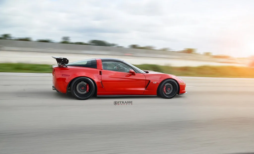 Strasse SM7 Deep Concave on Chevrolet Corvette C6, photo 3