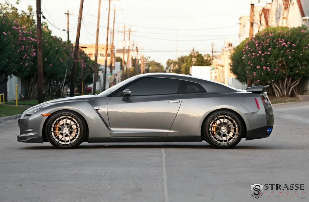 Strasse SM7 Deep Concave on Nissan GT-R R35.1, photo 5