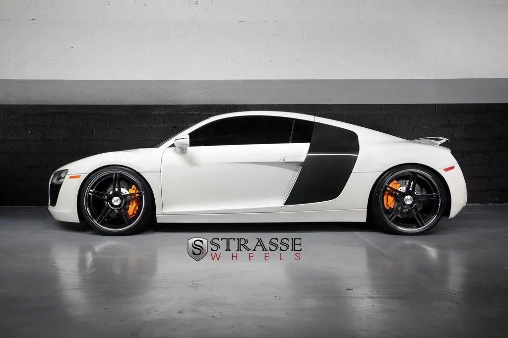 Strasse SP5R Deep Concave on Audi R8 Type 42.1