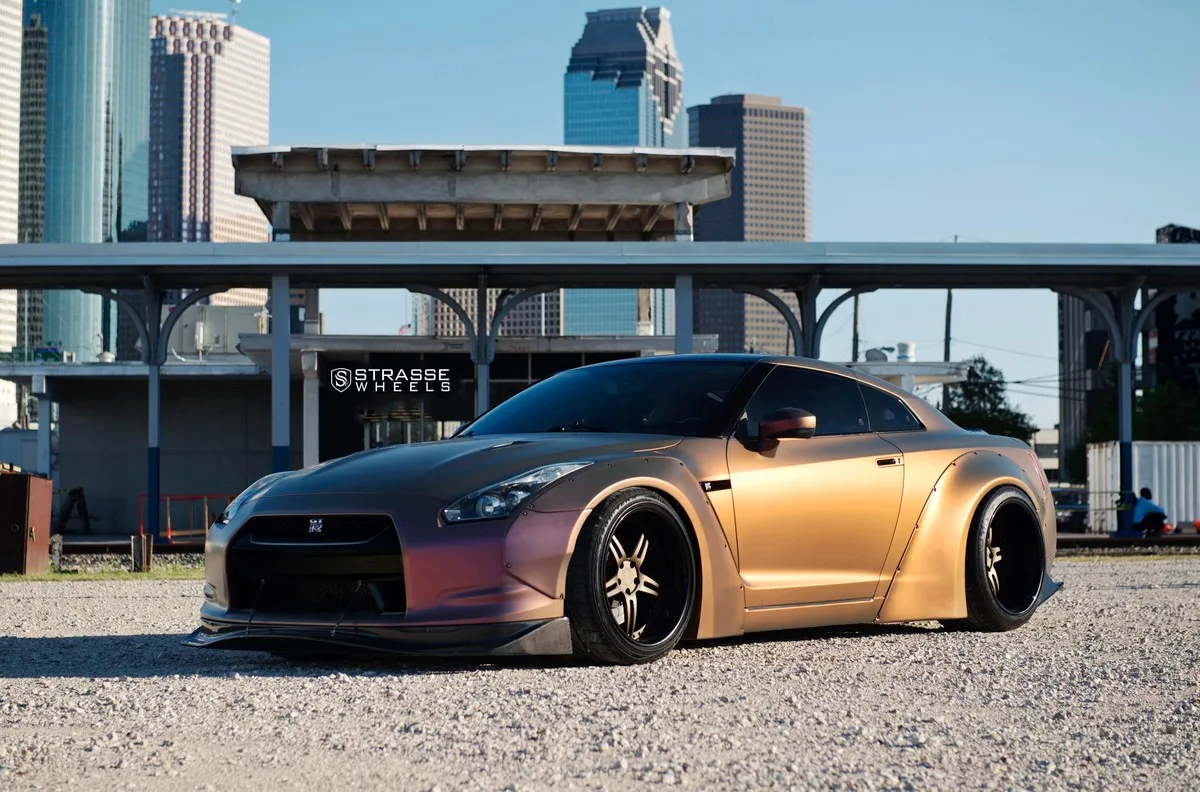 Strasse SP5R Signature Series on Nissan GT-R R35.1