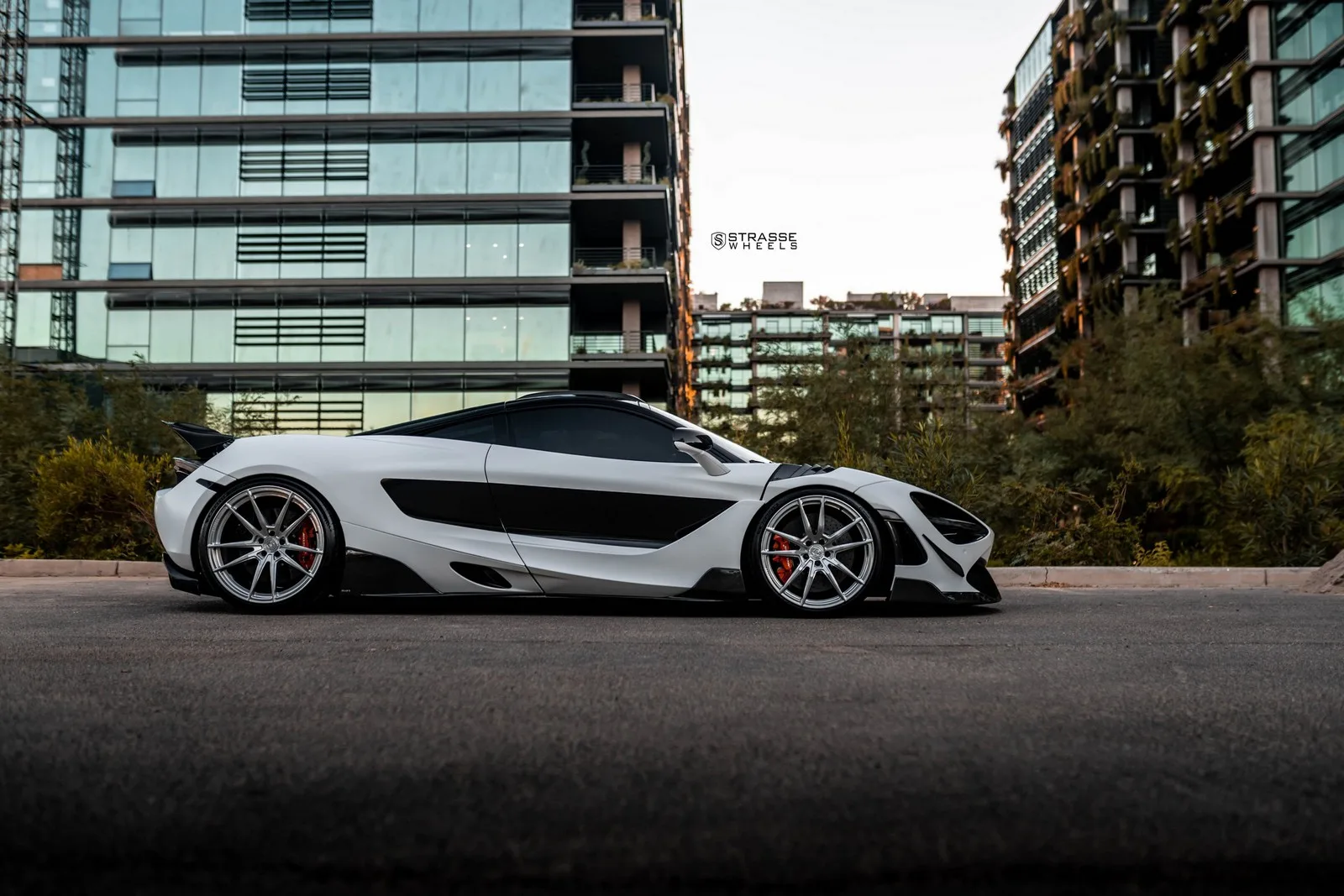 Strasse SV1 Deep Concave Monoblocks on McLaren 720S, photo 7