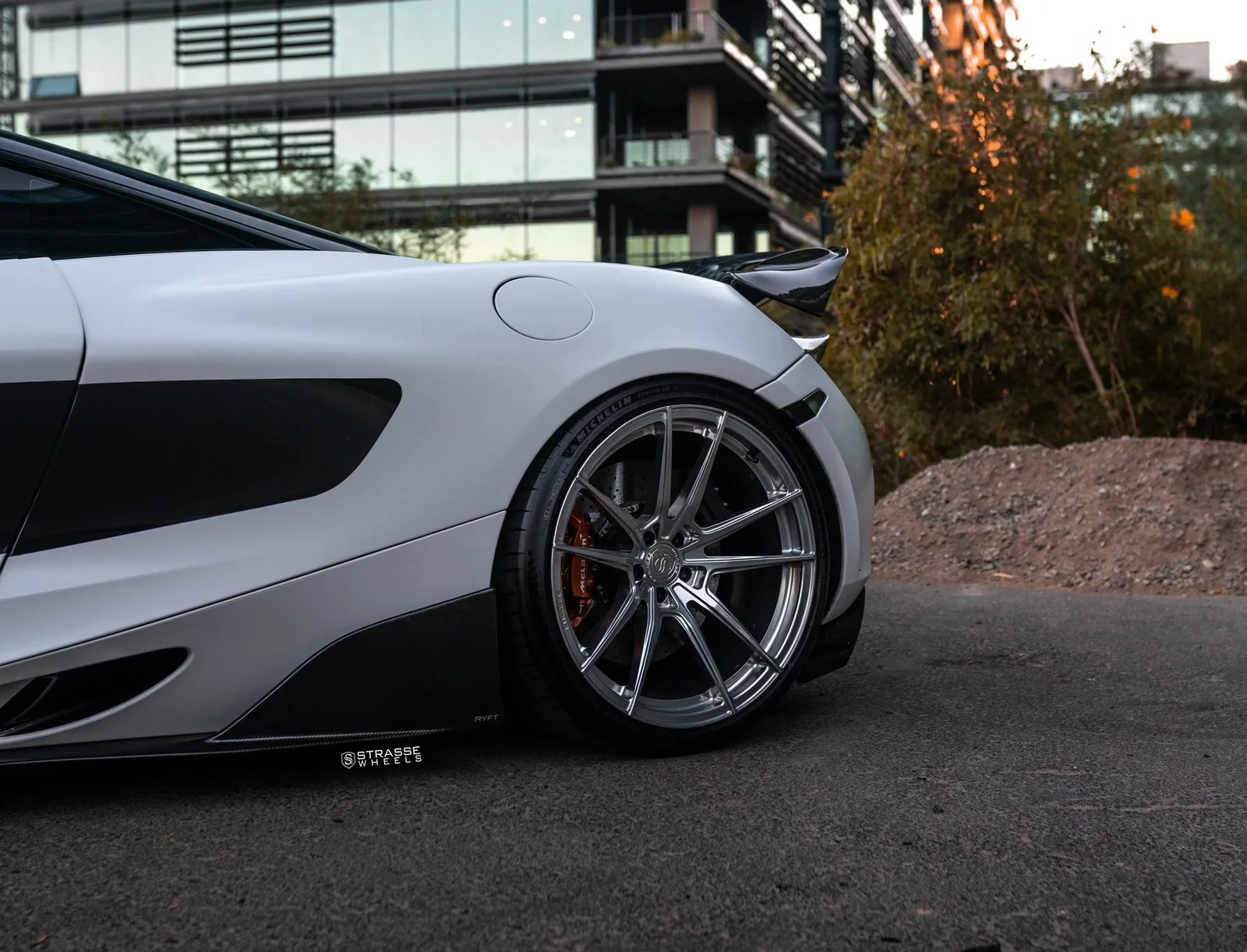 Strasse SV1 Deep Concave Monoblocks on McLaren 720S, photo 4