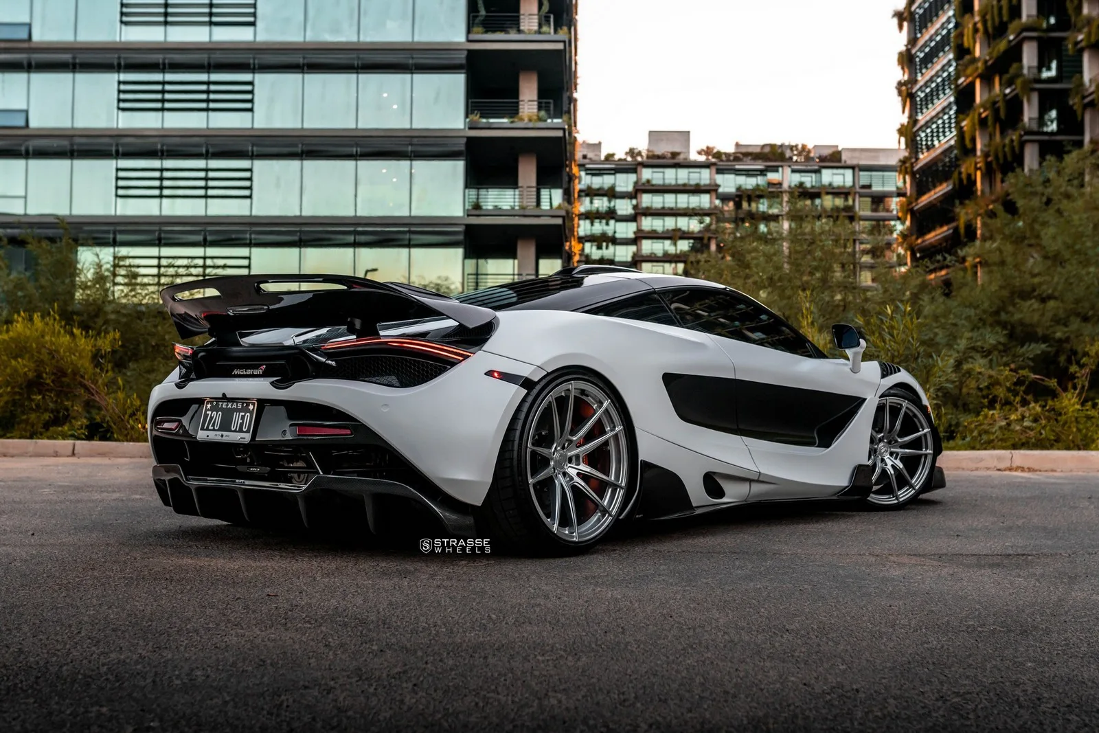 Strasse SV1 Deep Concave Monoblocks on McLaren 720S, photo 10