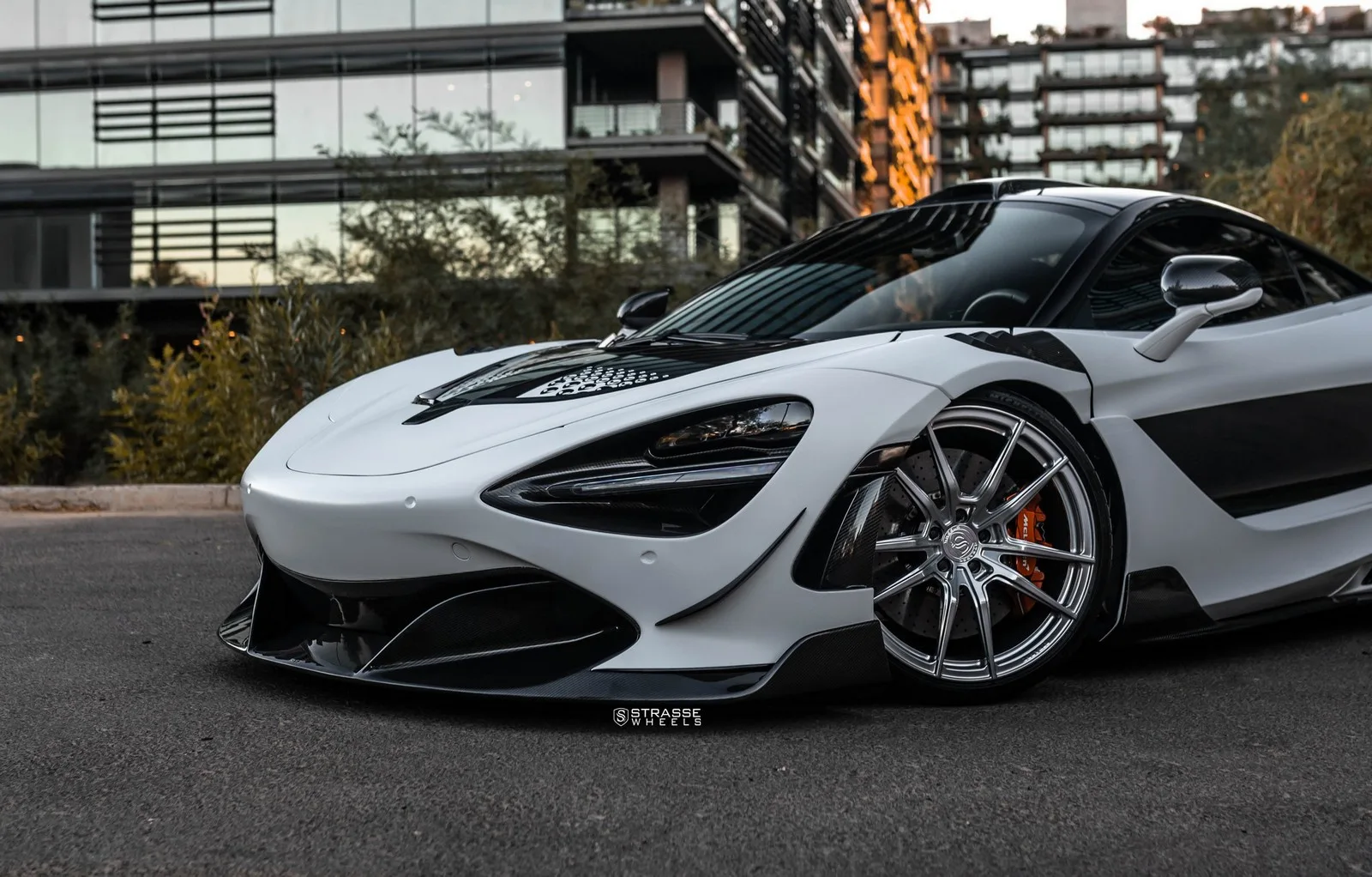 Strasse SV1 Deep Concave Monoblocks on McLaren 720S