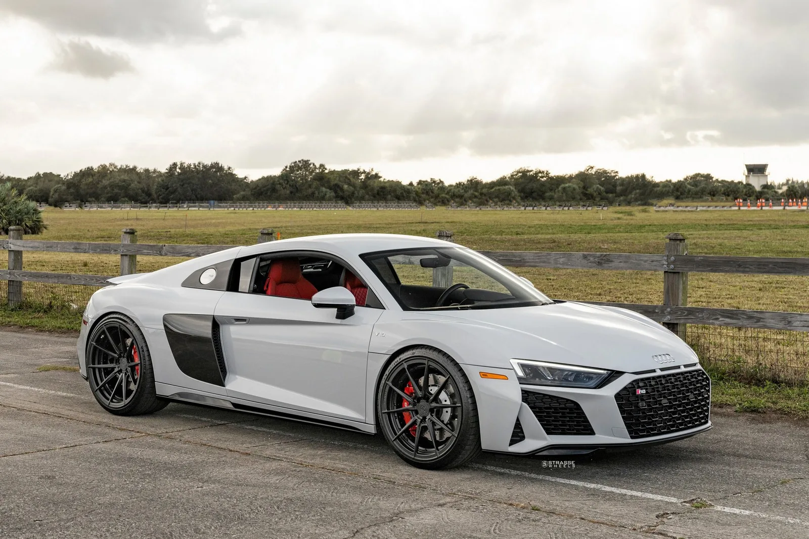 Strasse SV10 Deep Concave Duoblocks on Audi R8 Type 4S.2
