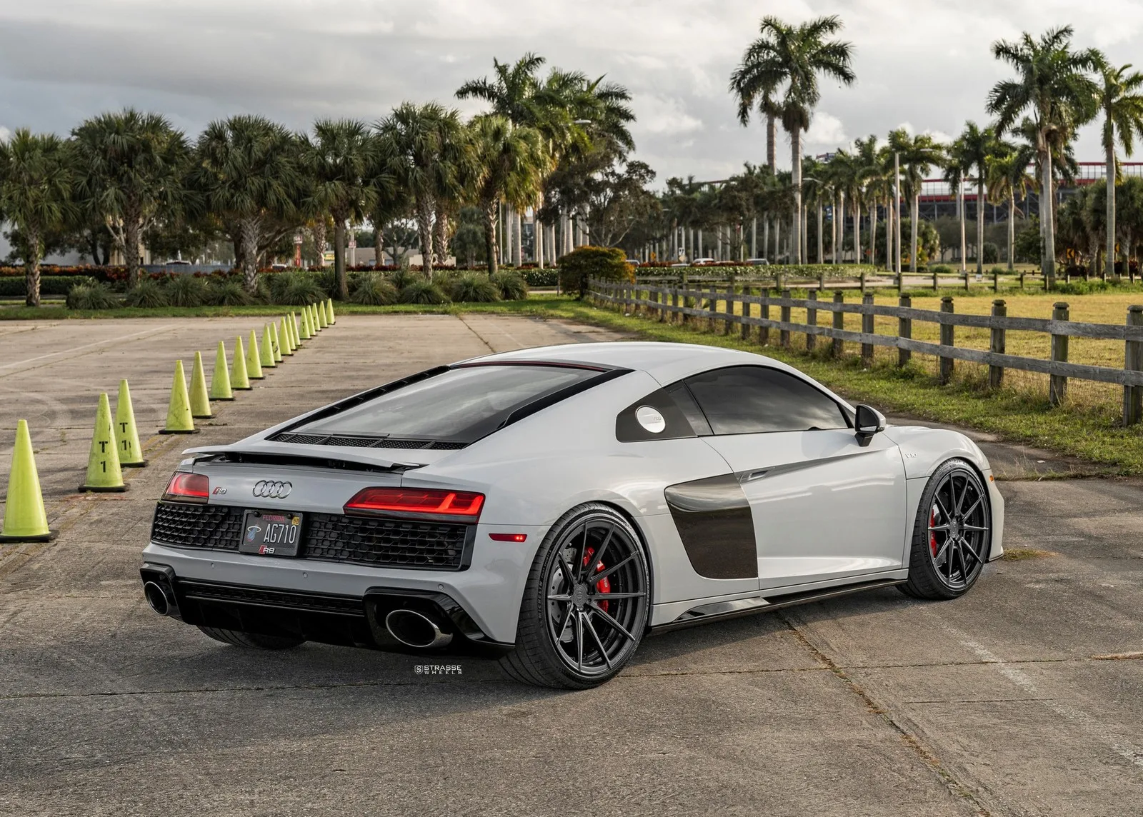 Strasse SV10 Deep Concave Duoblocks on Audi R8 Type 4S.2, photo 6