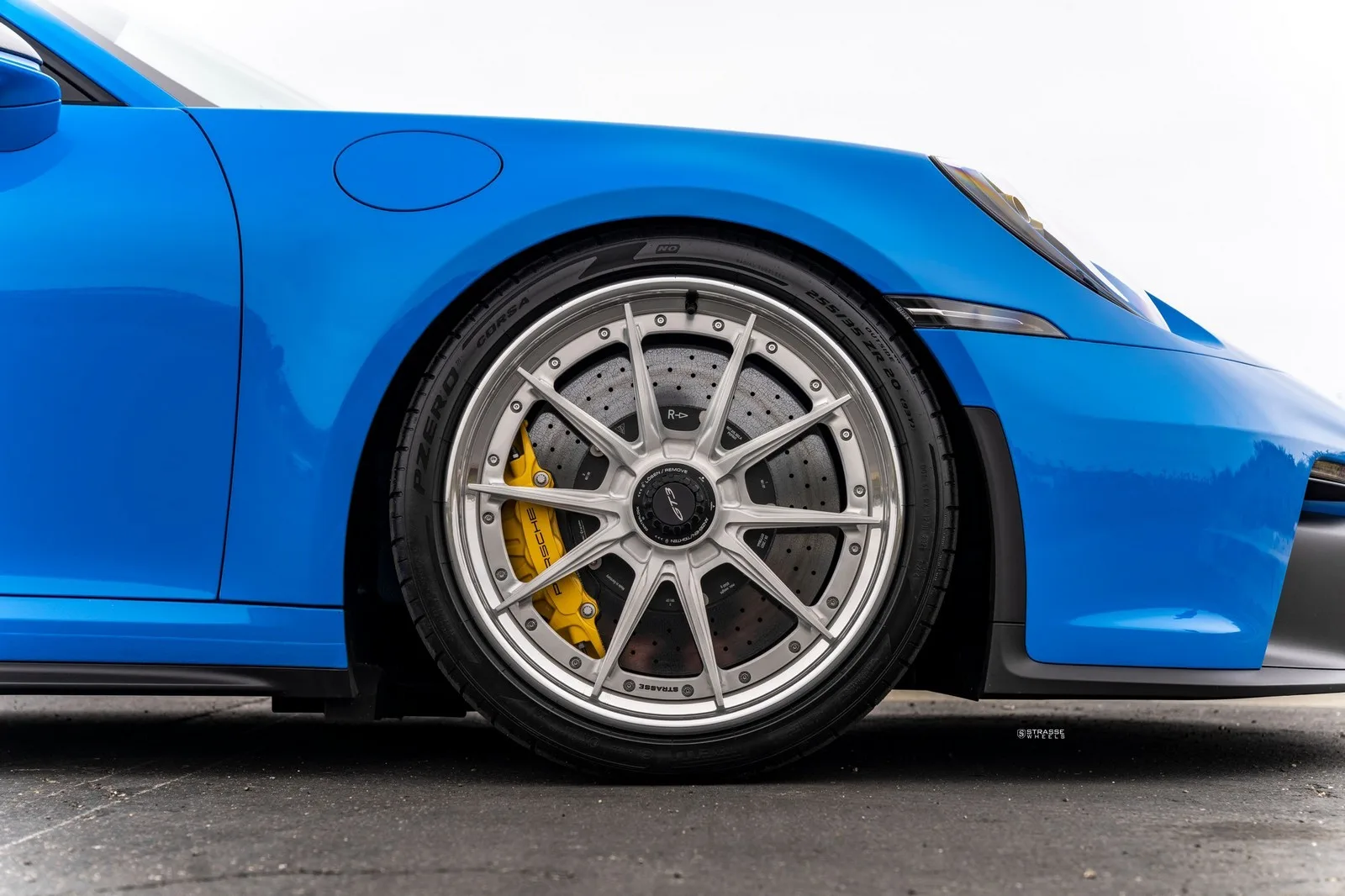 Strasse SV10 Deep Concave FS on Porsche 911 992.1, photo 2