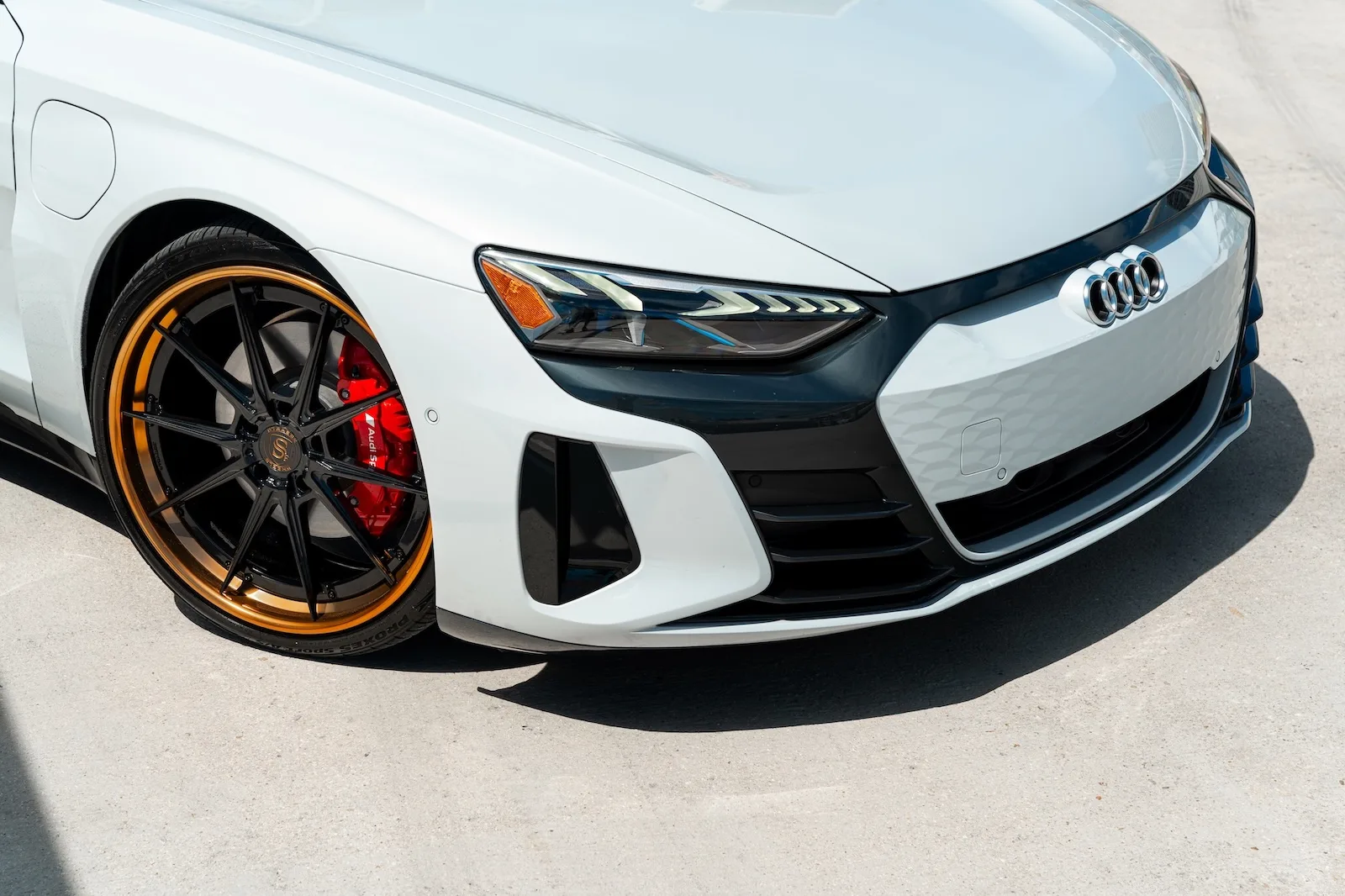 Strasse SV10 Deep Concave FS on Audi e-tron GT J1.2, photo 4