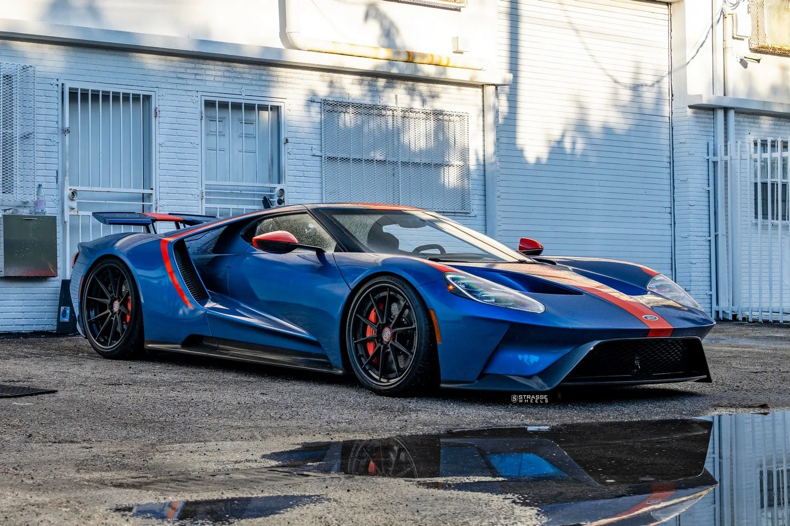 Strasse SV10 Deep Concave FS on Ford GT Second generation (2017-2022)