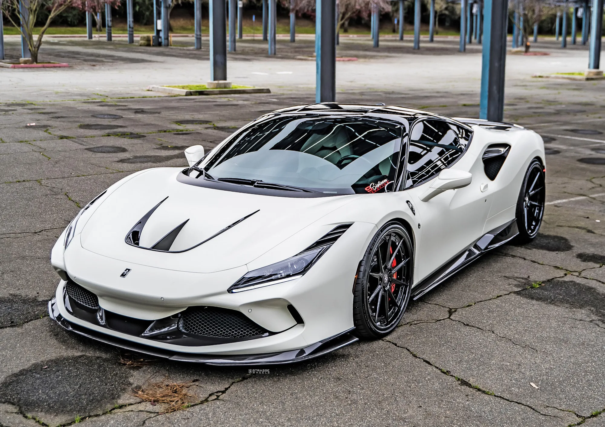 Strasse SV10 Deep Concave FS on Ferrari F8 F142MFL