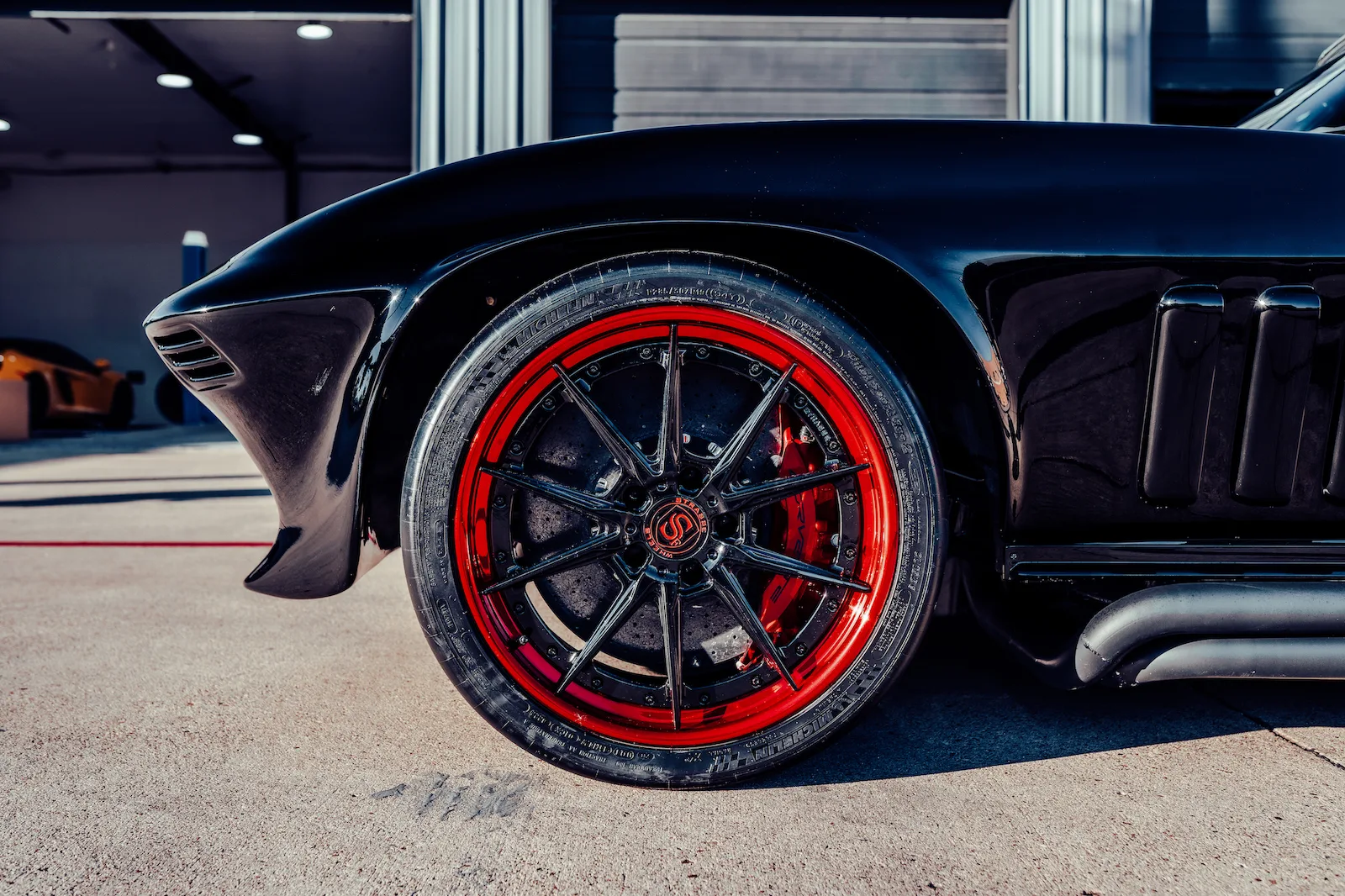 Strasse SV10 Deep Concave FS on Chevrolet Corvette C2, photo 2