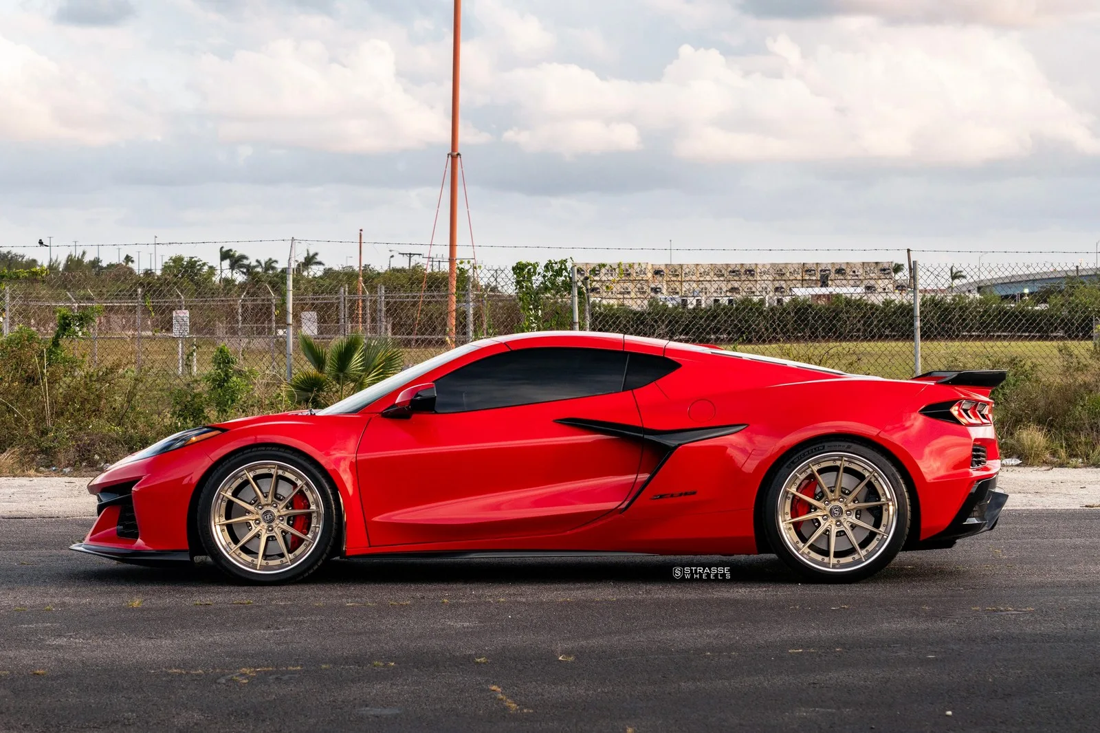 Strasse SV10 Deep Concave FS on Chevrolet Corvette C8, photo 12