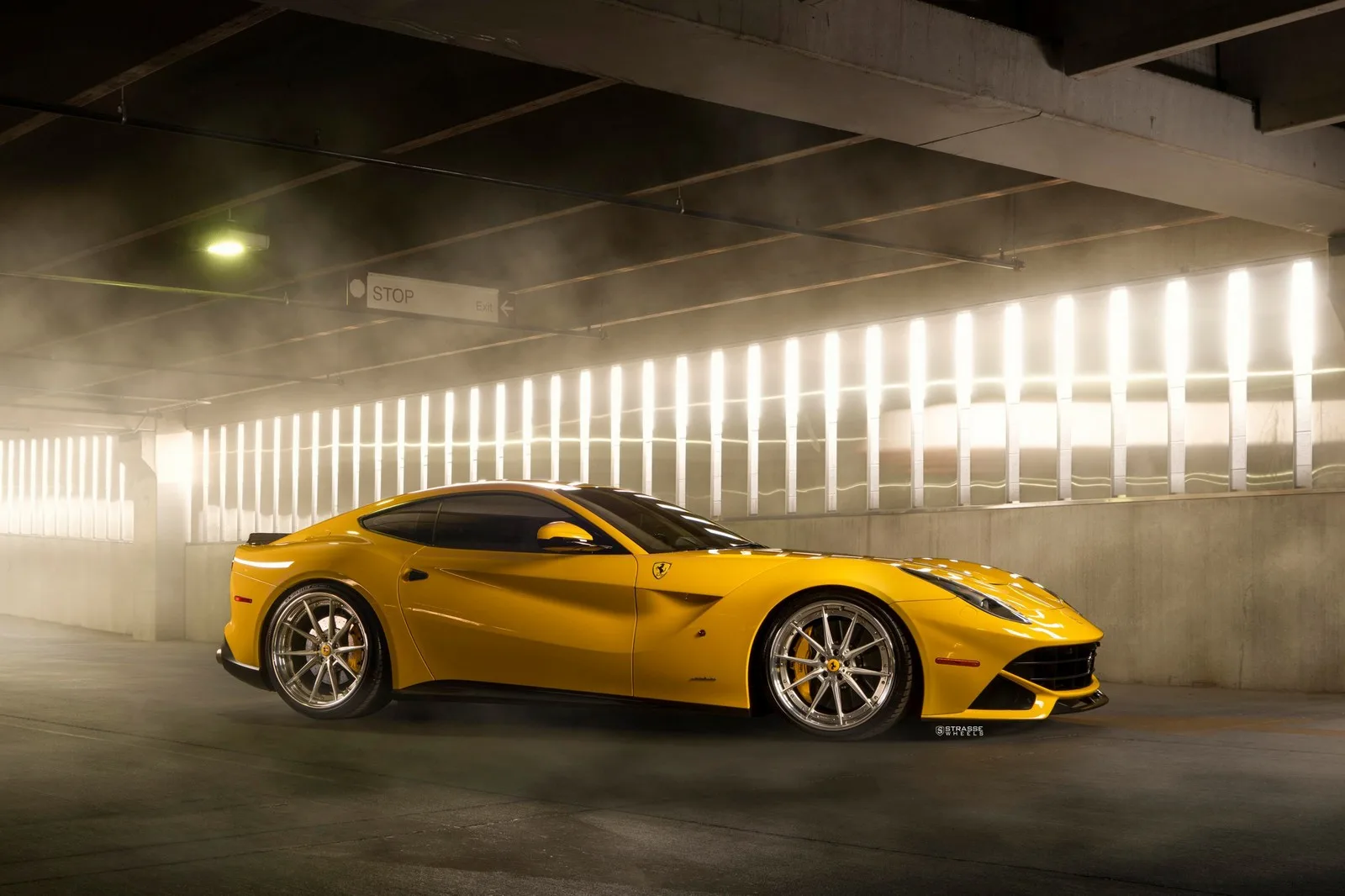 Strasse SV10 Deep Concave FS on Ferrari F12 F152, photo 2