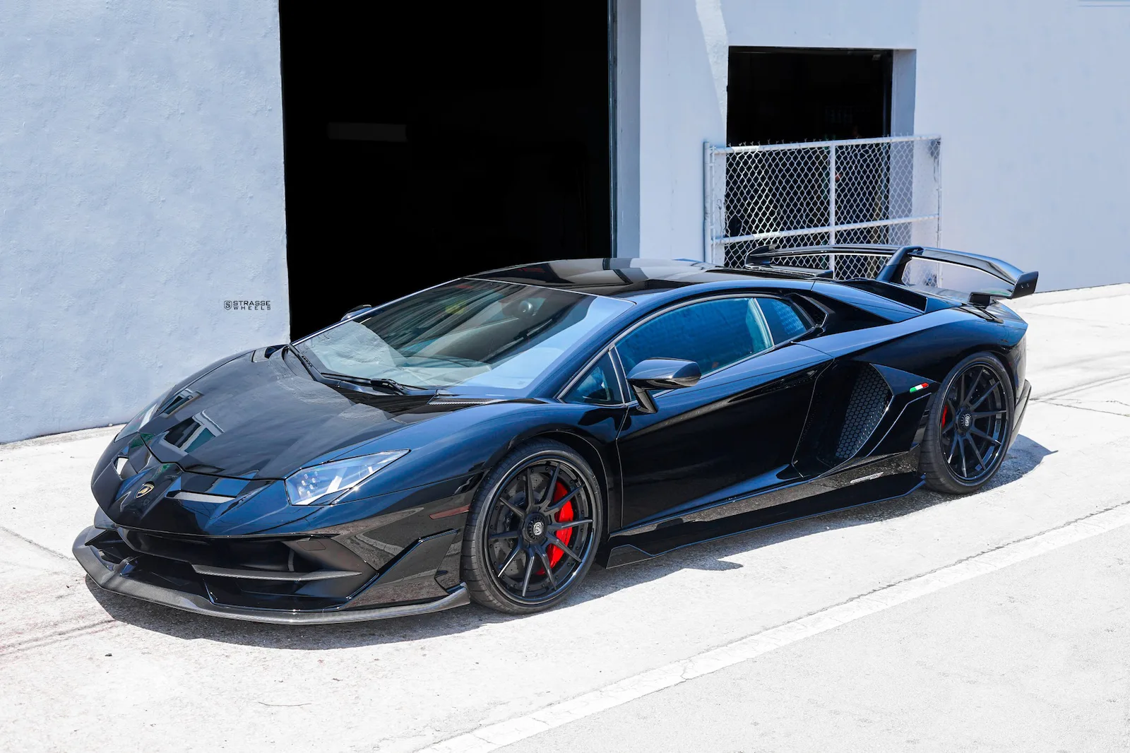 Strasse SV10 Deep Concave FS on Lamborghini Aventador SVJ LP 770-4 (2018-2022)