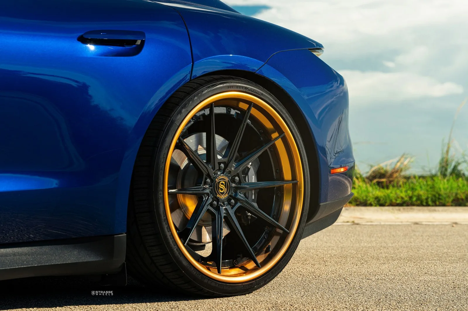 Strasse SV10 Deep Concave FS on Porsche Taycan J1.1, photo 6