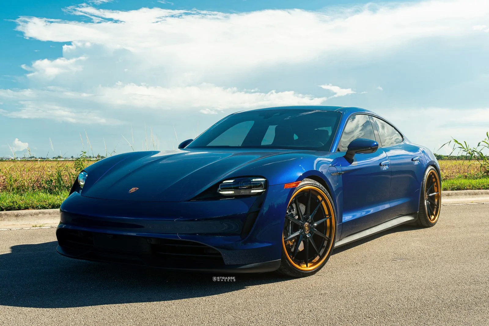 Strasse SV10 Deep Concave FS on Porsche Taycan J1.1