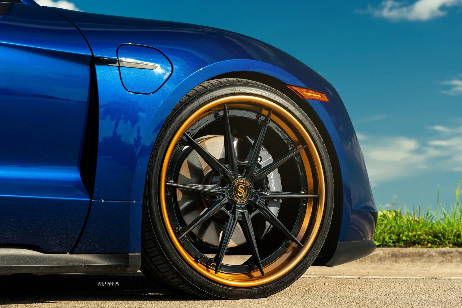Strasse SV10 Deep Concave FS on Porsche Taycan J1.1, photo 3