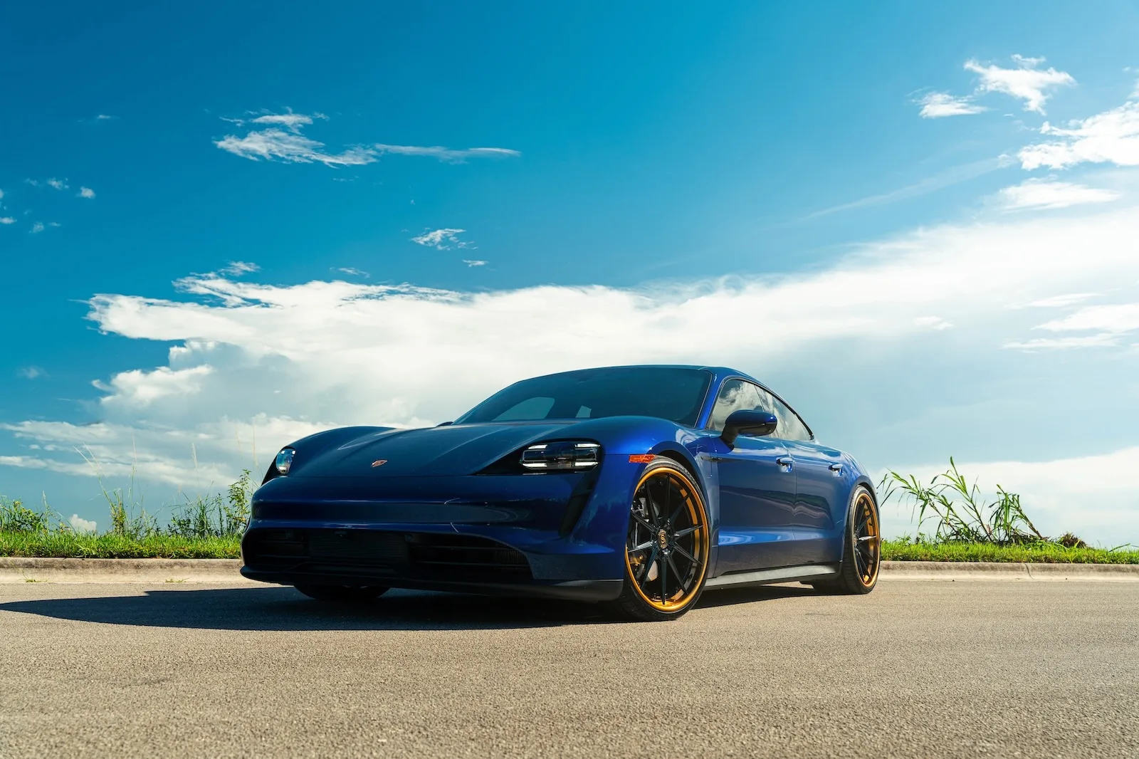 Strasse SV10 Deep Concave FS on Porsche Taycan J1.1, photo 9