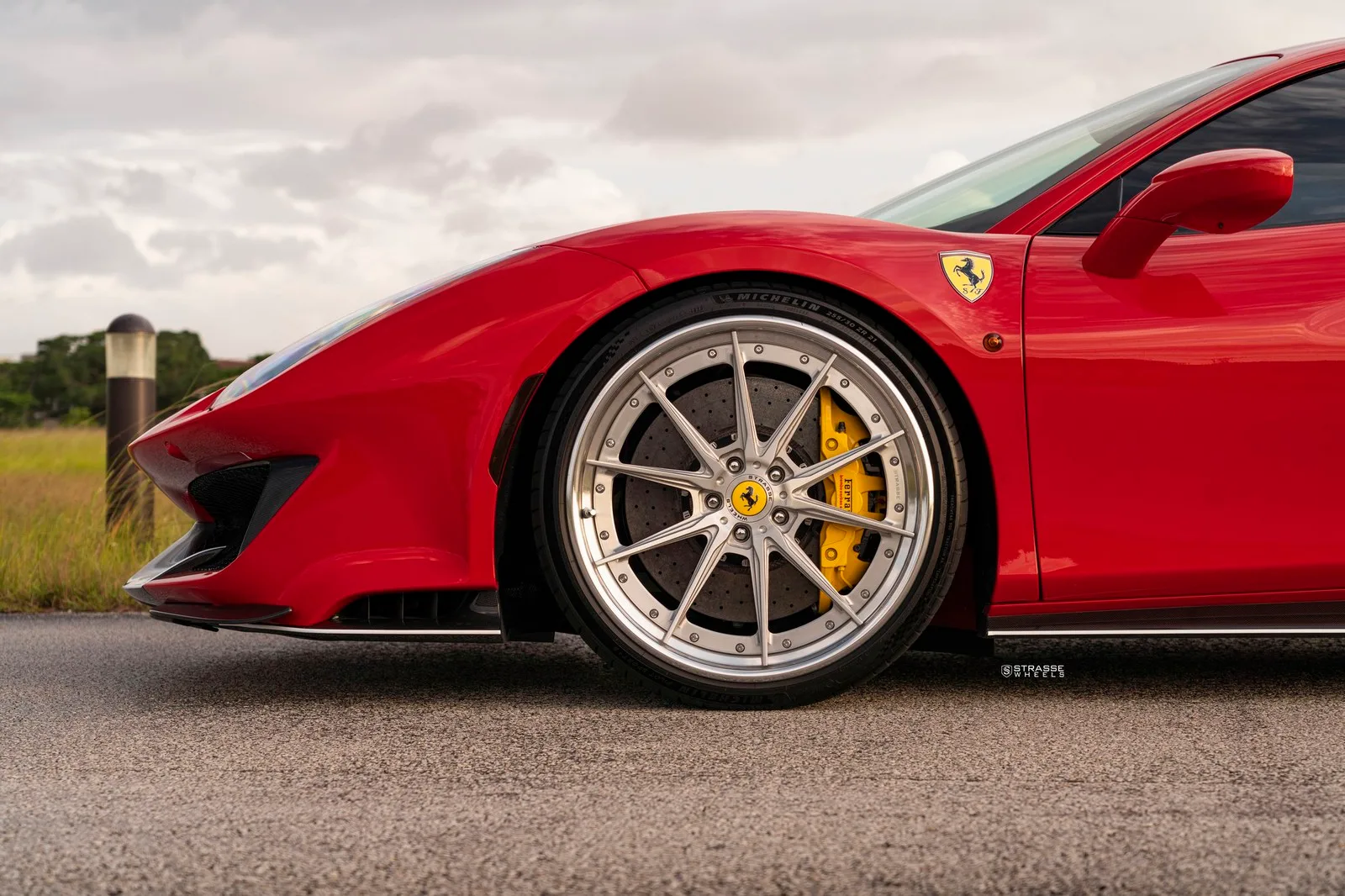 Strasse SV10 Deep Concave FS on Ferrari 488, photo 4