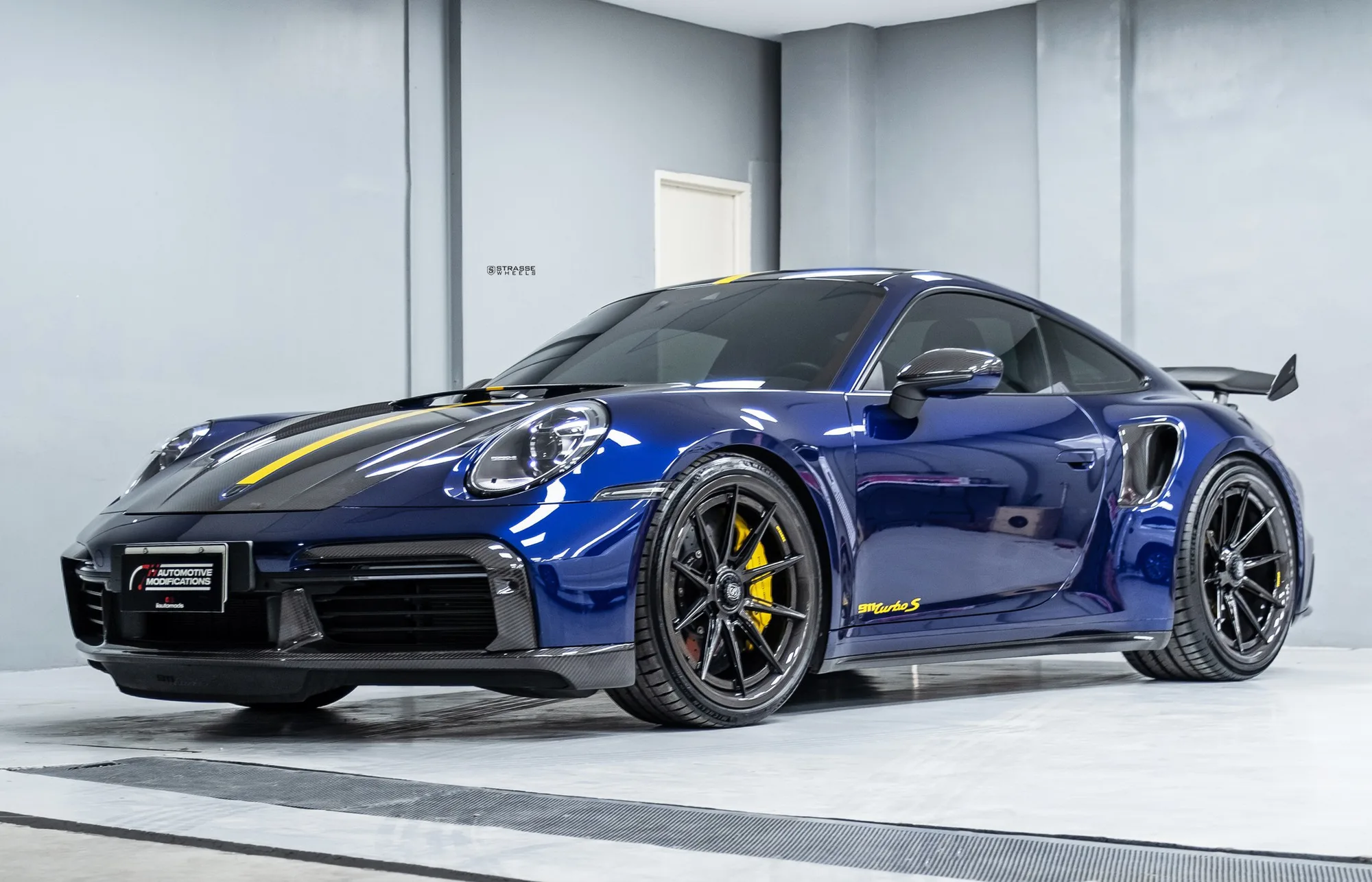 Strasse SV10-RS Ultralight Carbon on Porsche 911 992.1, photo 5