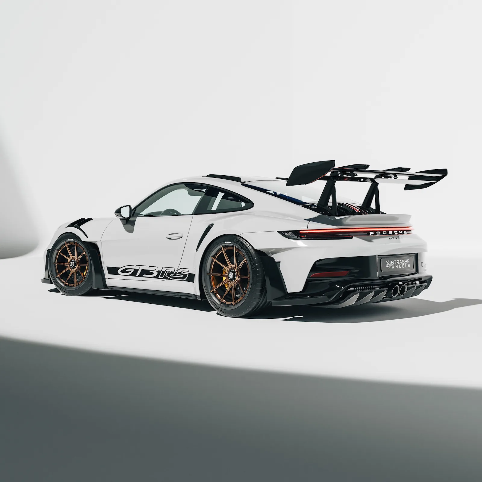 Strasse SV10 Ultralight Carbon Series on Porsche 911 992.1