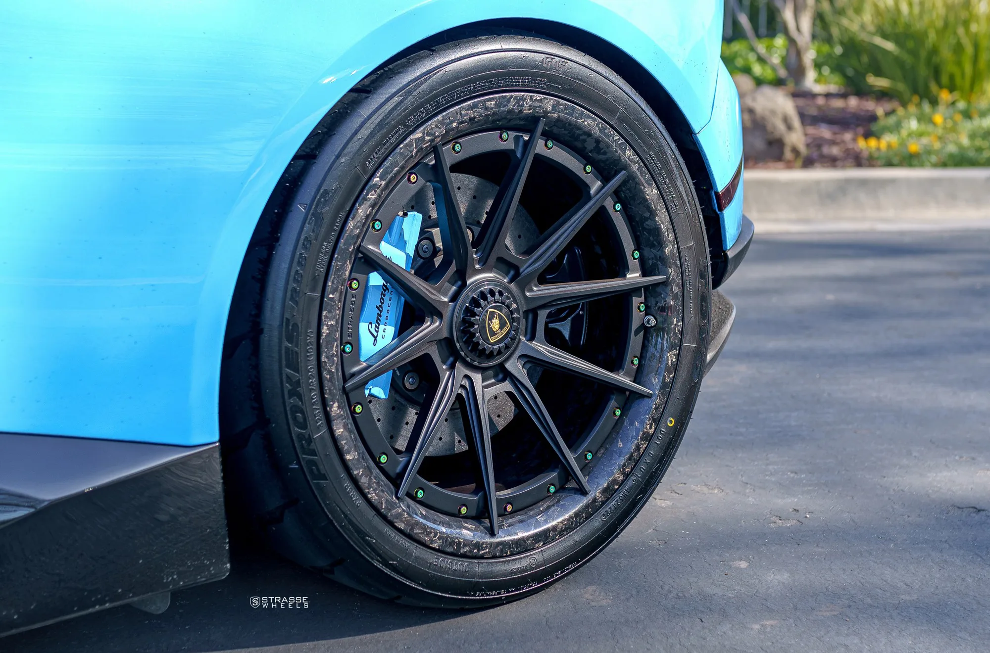 Strasse SV10 Ultralight Carbon on Lamborghini Huracan Performante LP 640-4 (2017-2019), photo 2