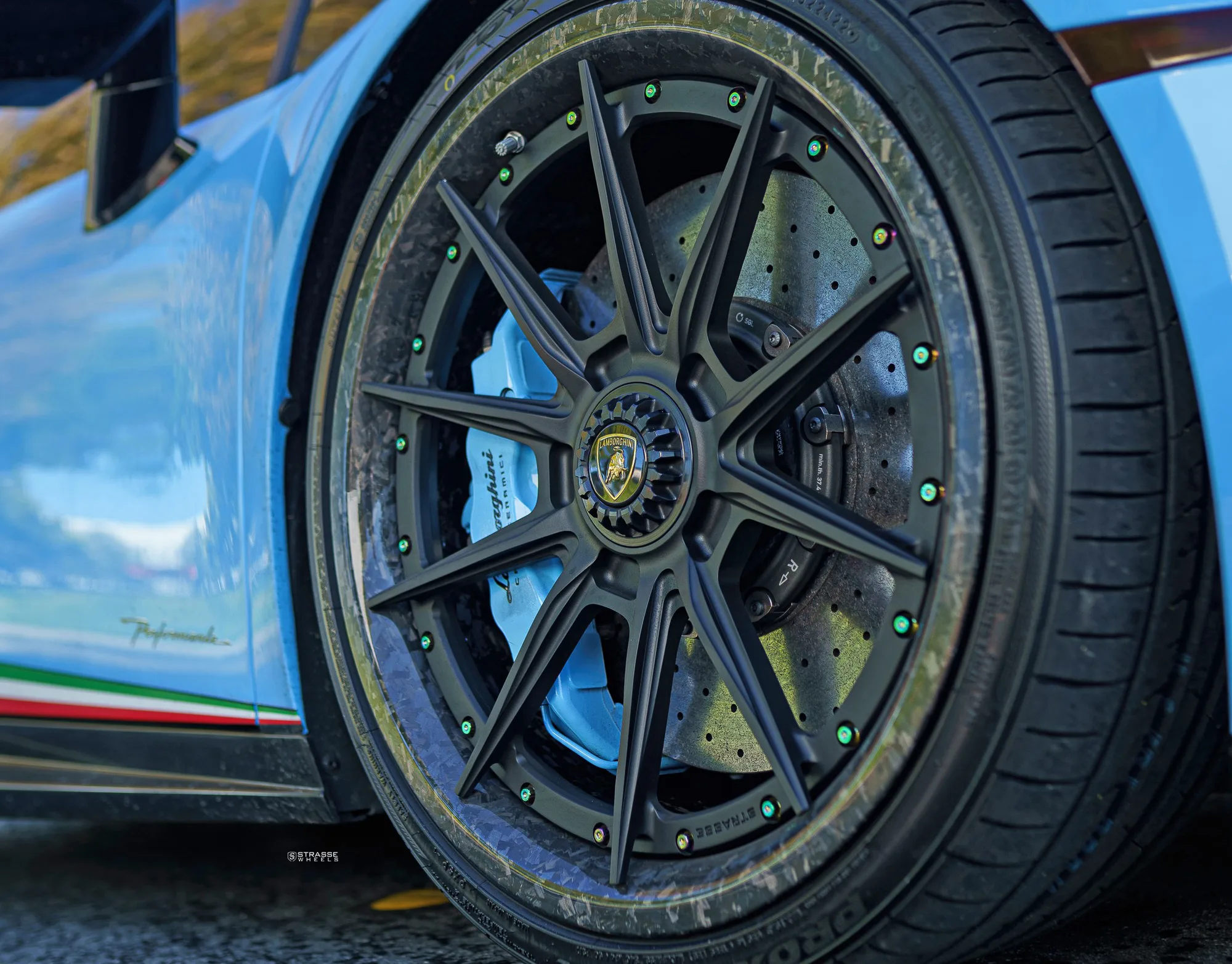 Strasse SV10 Ultralight Carbon on Lamborghini Huracan Performante LP 640-4 (2017-2019), photo 12