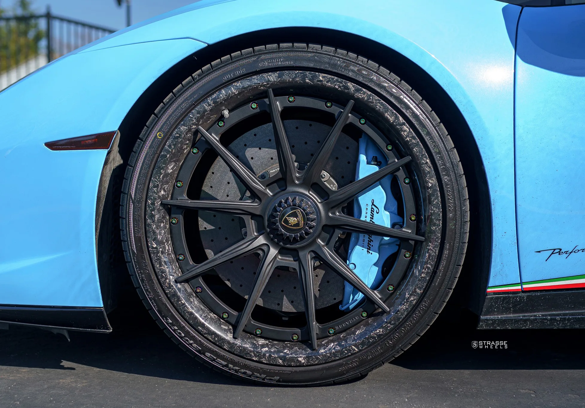 Strasse SV10 Ultralight Carbon on Lamborghini Huracan Performante LP 640-4 (2017-2019), photo 4