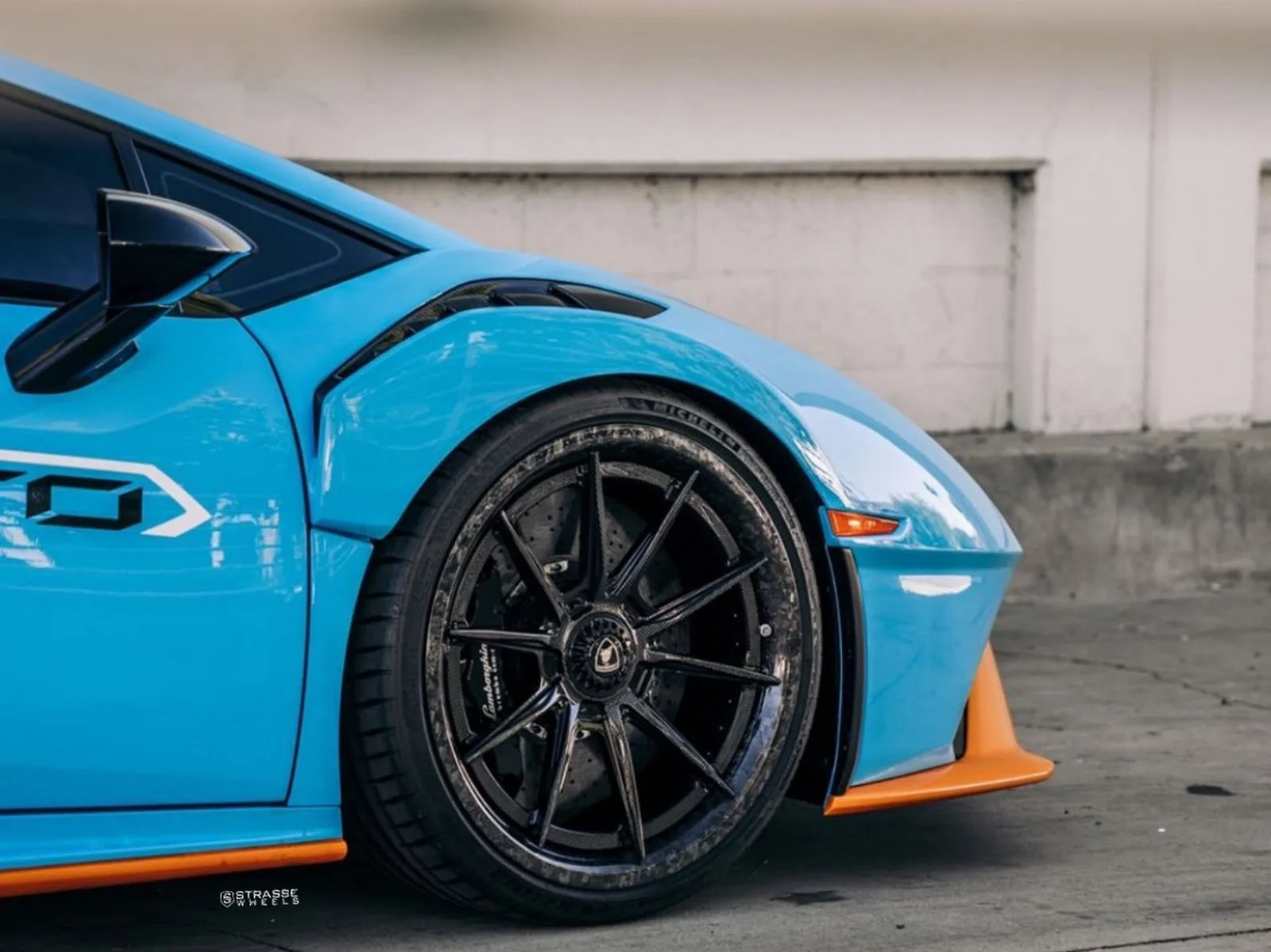 Strasse SV10 Ultralight Forged Carbon on Lamborghini Huracan EVO, photo 2