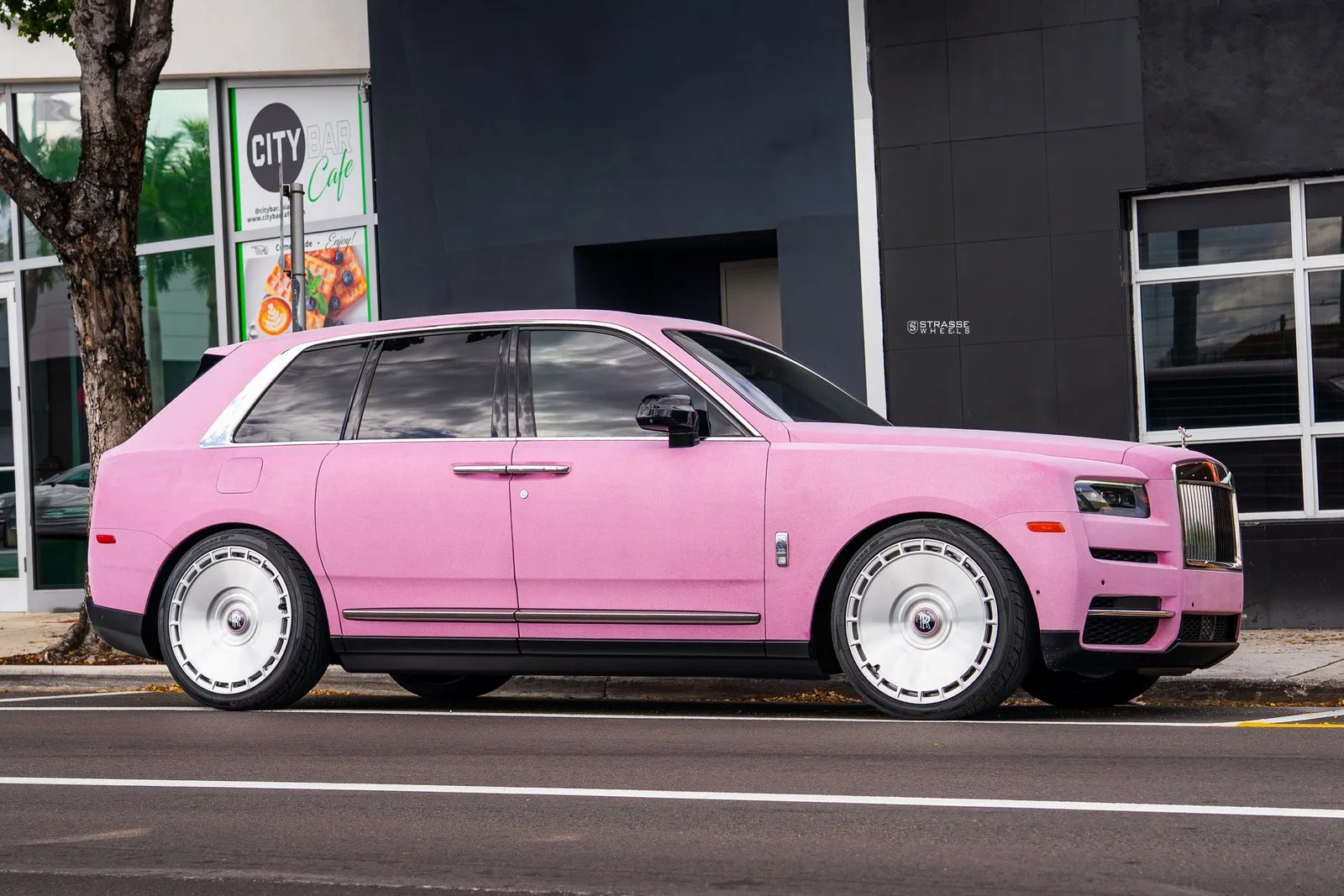Strasse SV102 Deep Concave Duoblocks on Rolls-Royce Cullinan.1, photo 2