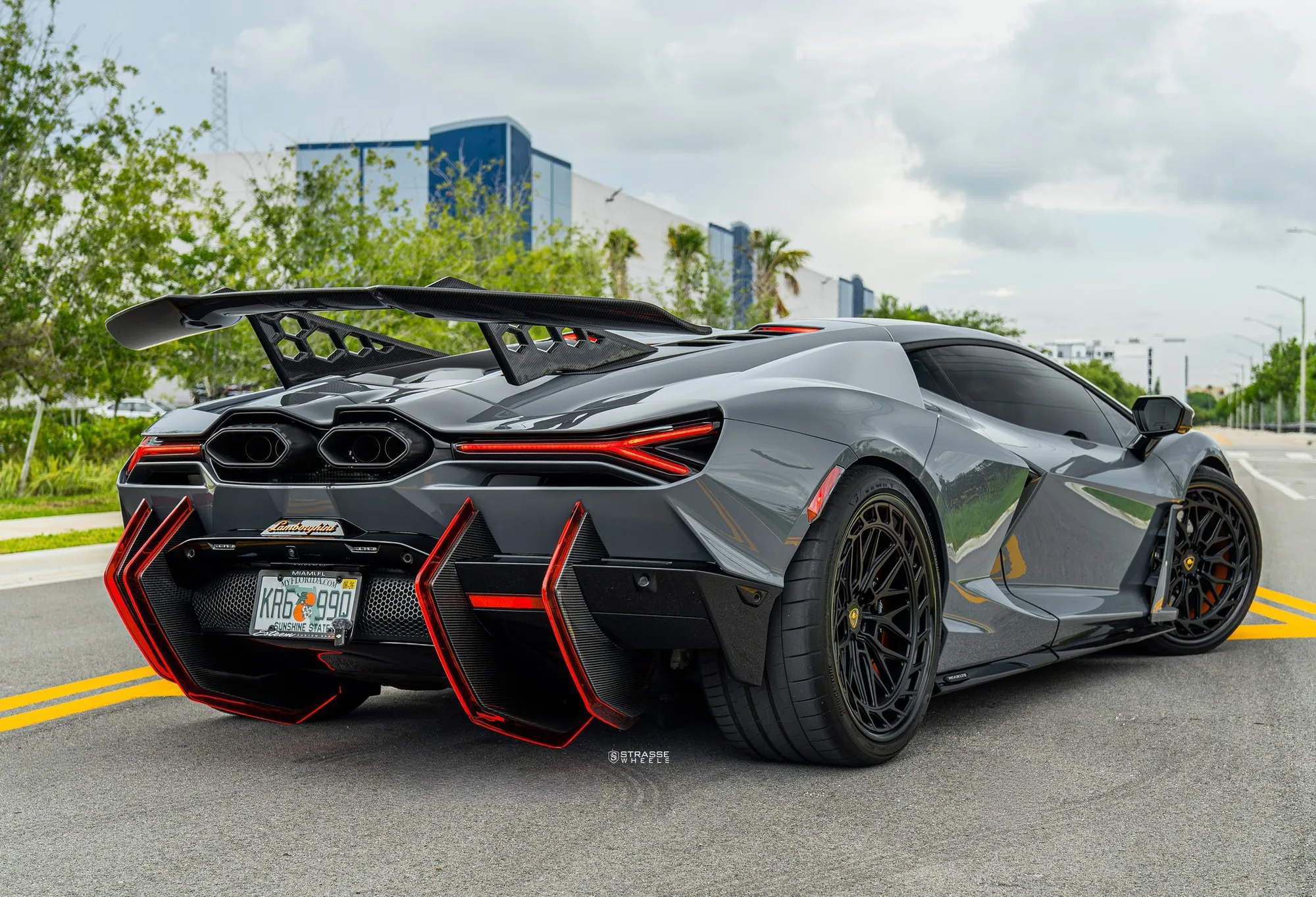 Strasse SV10M Aero Deep Concave FS on Lamborghini Revuelto LB744, photo 9