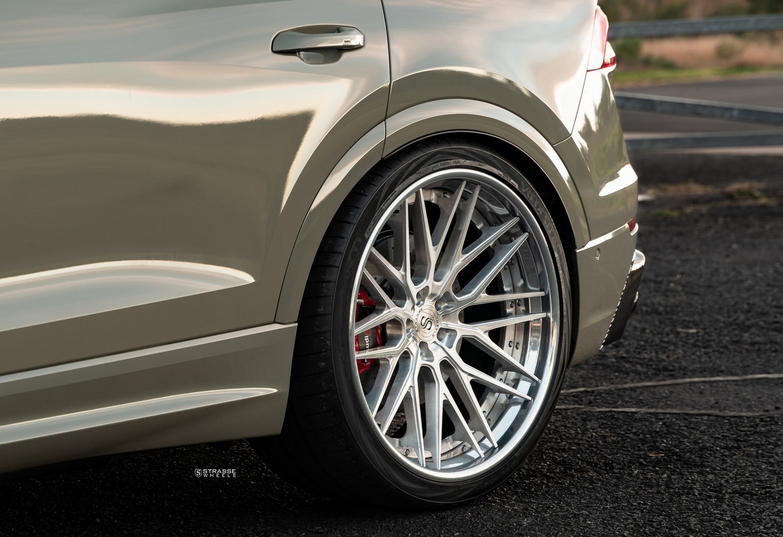 Strasse SV10M Deep Concave FS on Audi Q8 4M.1, photo 11