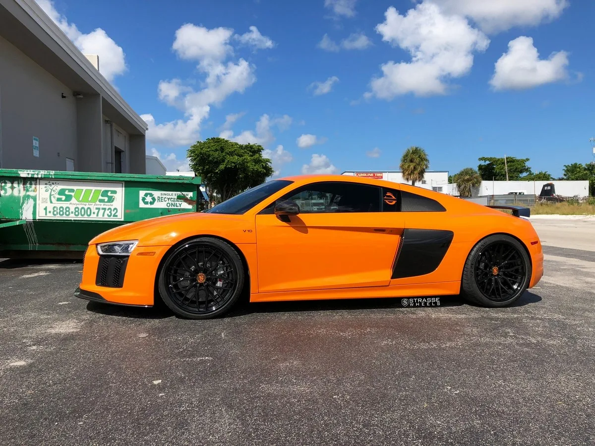 Strasse SV10M Deep Concave FS on Audi R8 Type 4S.1