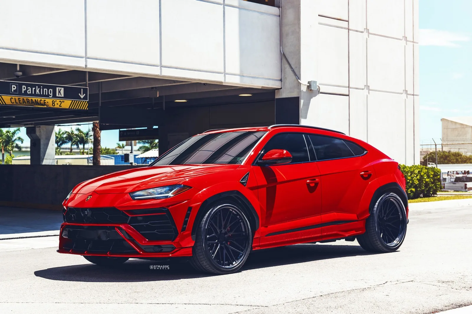 Strasse SV10M Deep Concave FS on Lamborghini Urus (2018)