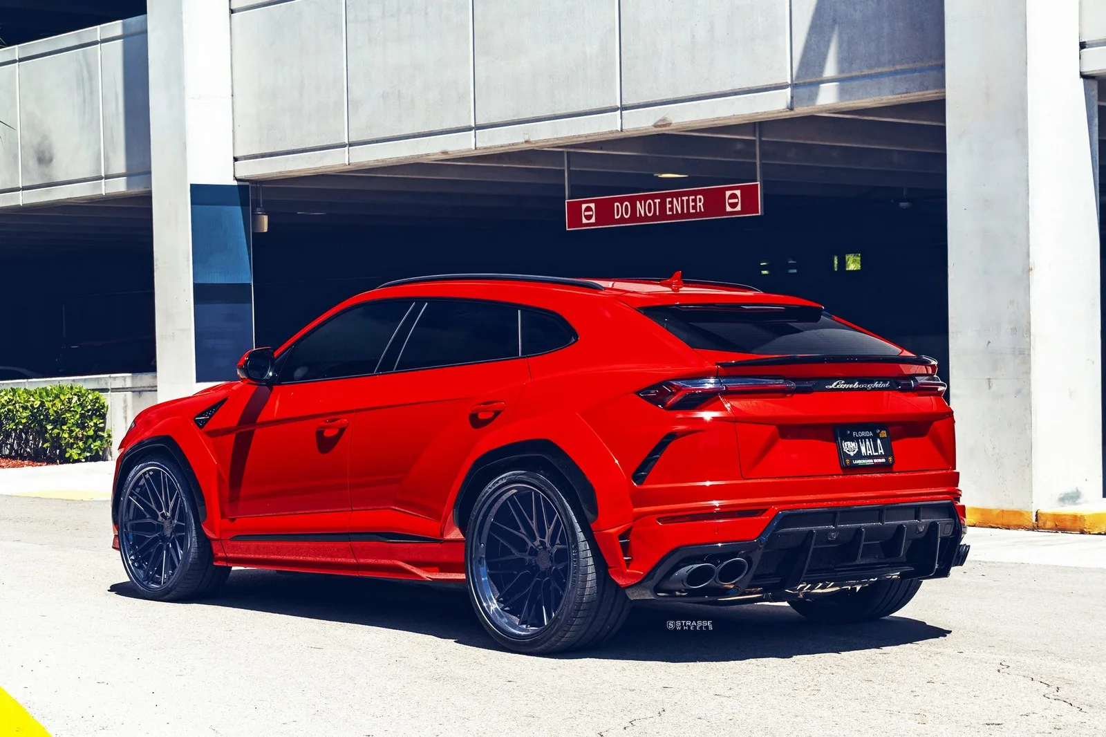 Strasse SV10M Deep Concave FS on Lamborghini Urus (2018), photo 9