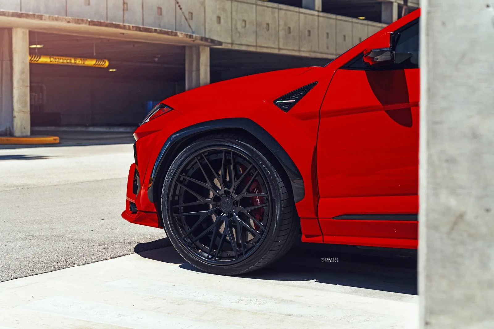 Strasse SV10M Deep Concave FS on Lamborghini Urus (2018), photo 6