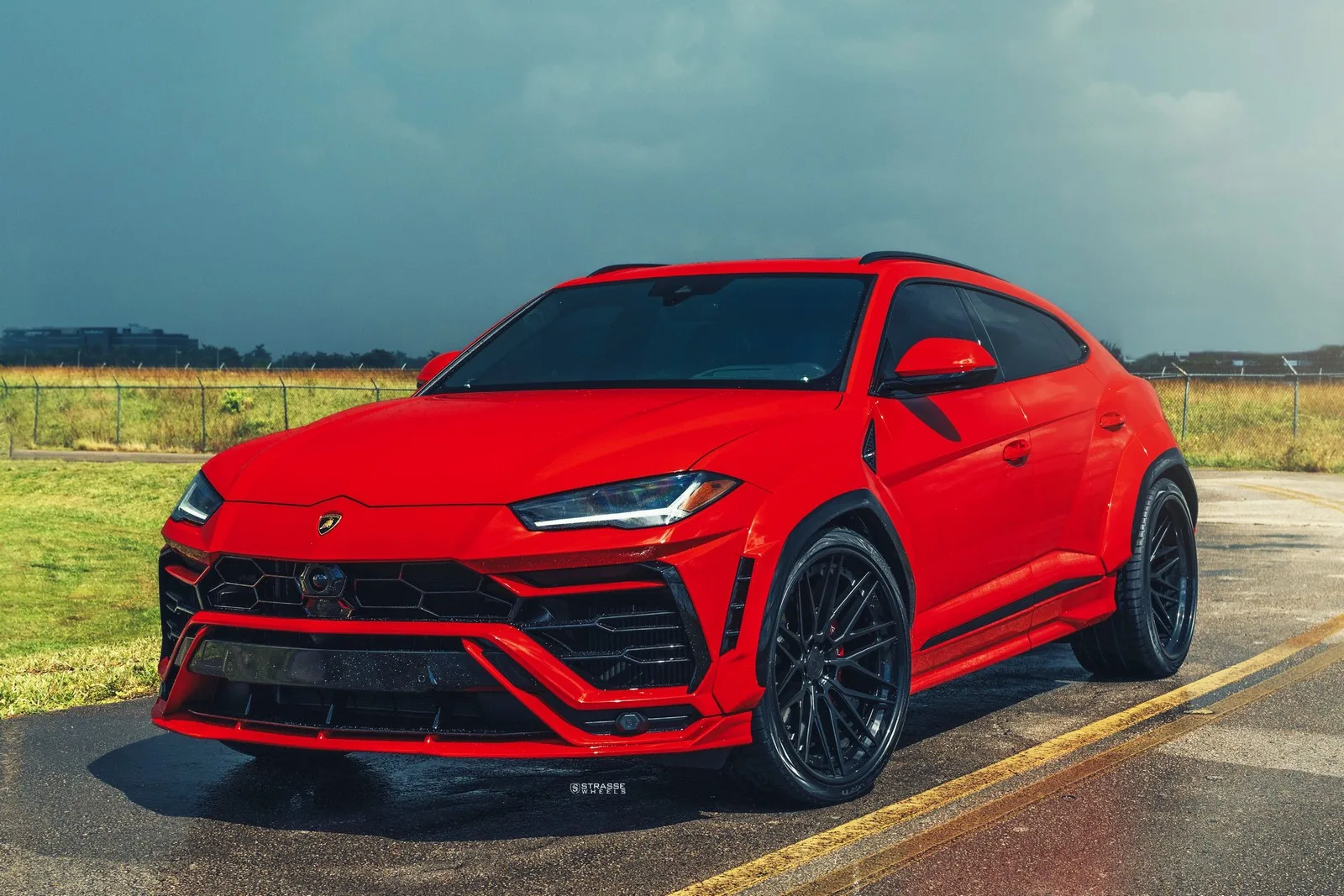 Strasse SV10M Deep Concave FS on Lamborghini Urus (2018), photo 2