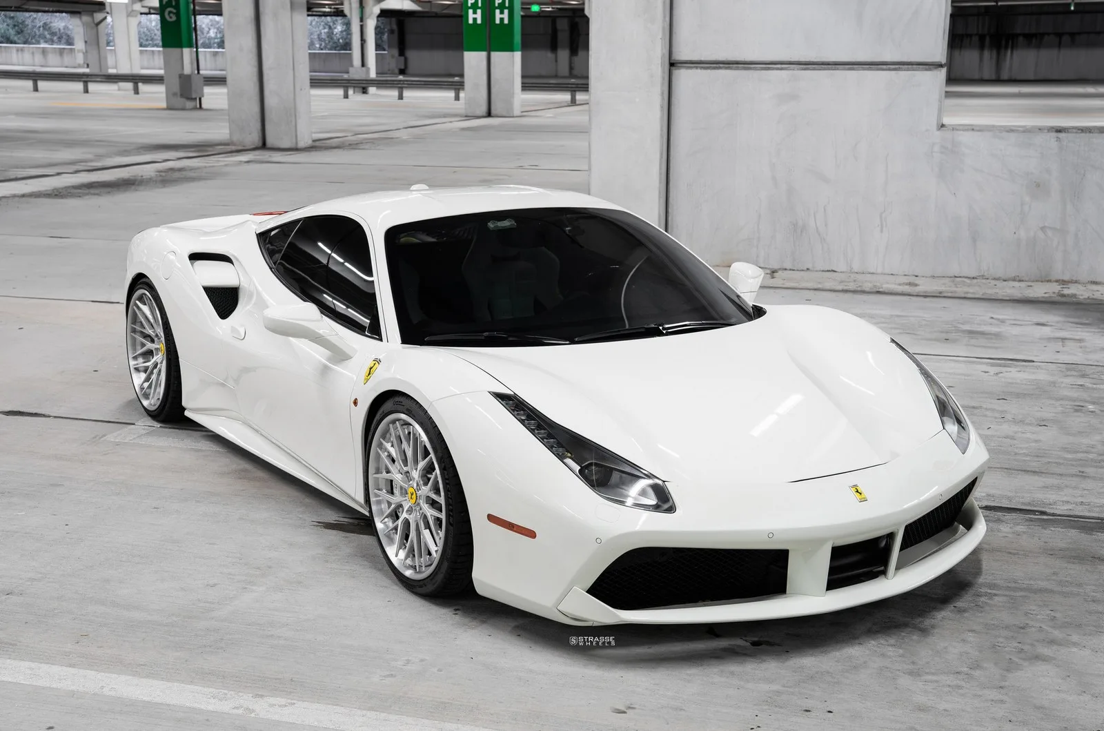 Strasse SV10M Deep Concave FS on Ferrari 488, photo 2