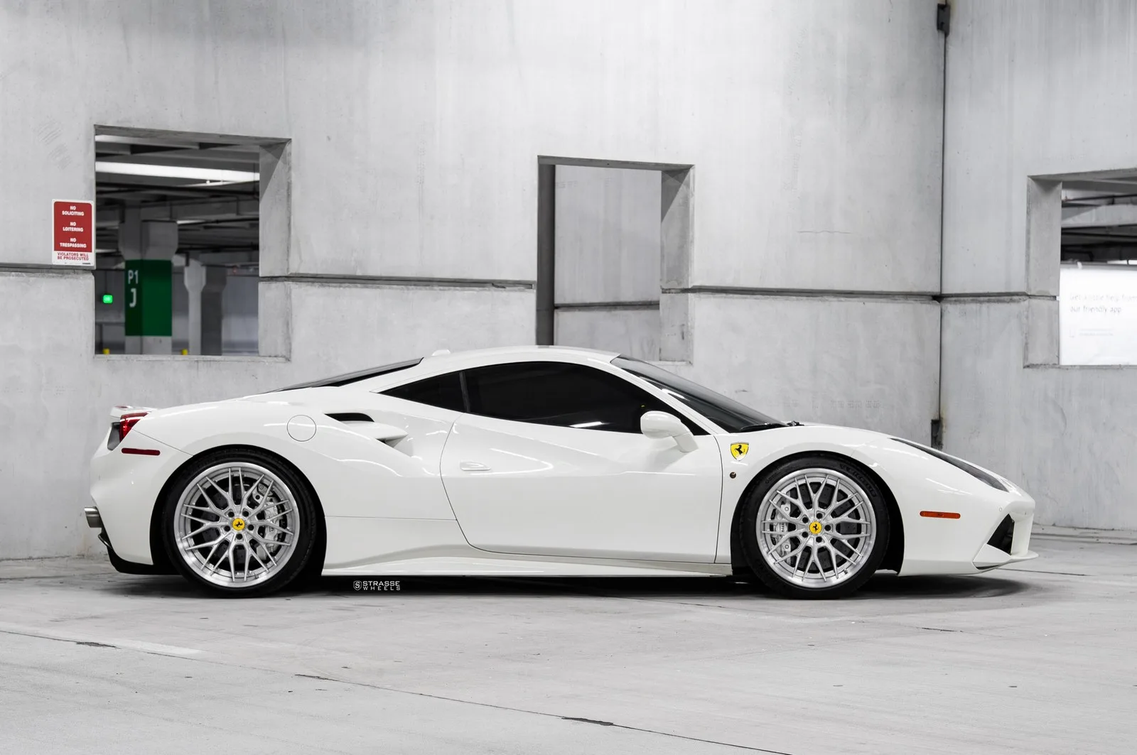 Strasse SV10M Deep Concave FS on Ferrari 488, photo 11