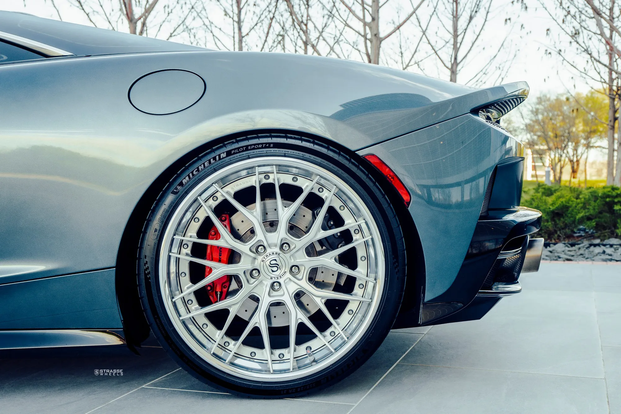 Strasse SV10M Deep Concave FS on McLaren GT, photo 4