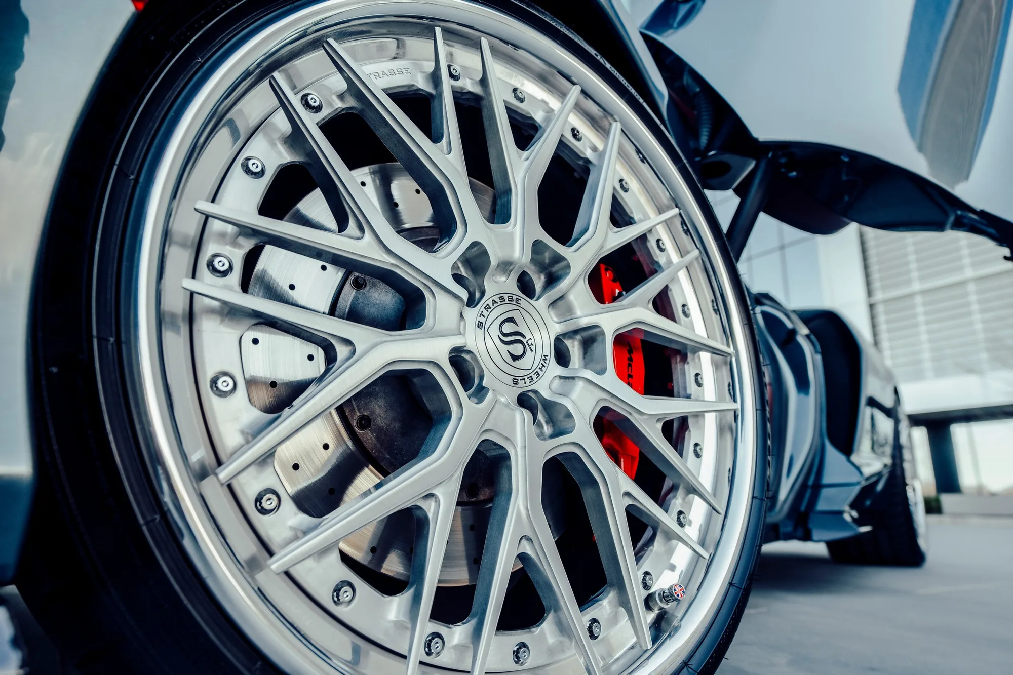 Strasse SV10M Deep Concave FS on McLaren GT, photo 2