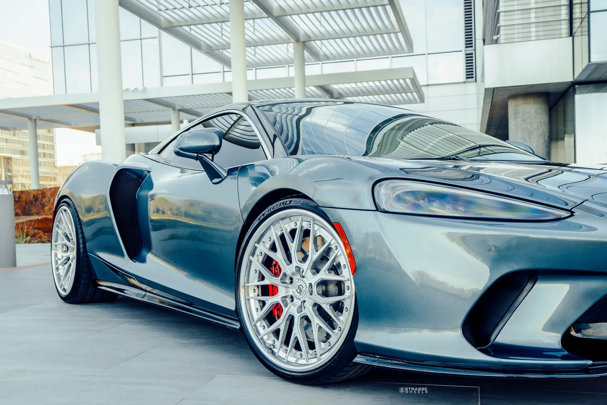 Strasse SV10M Deep Concave FS on McLaren GT, photo 11