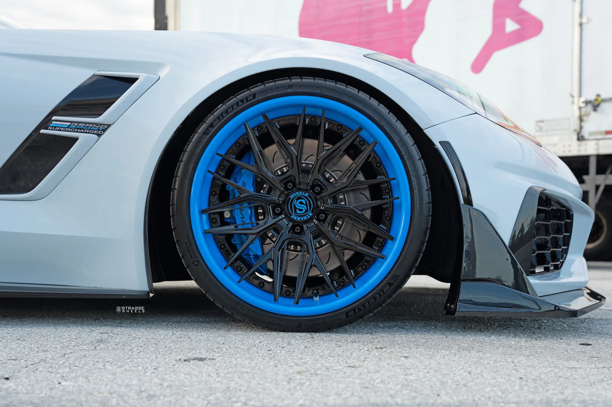 Strasse SV10M-RS Deep Concave FS on Chevrolet Corvette C7