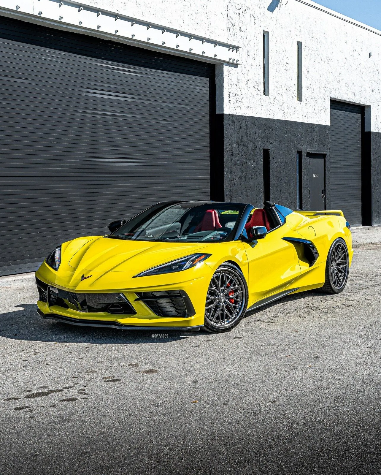 Strasse SV10M-RS Deep Concave FS on Chevrolet Corvette C8