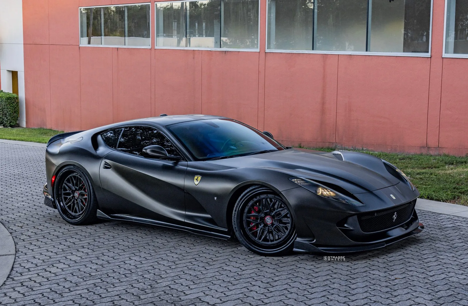 Strasse SV10M-RS Track Series on Ferrari 812 F152M