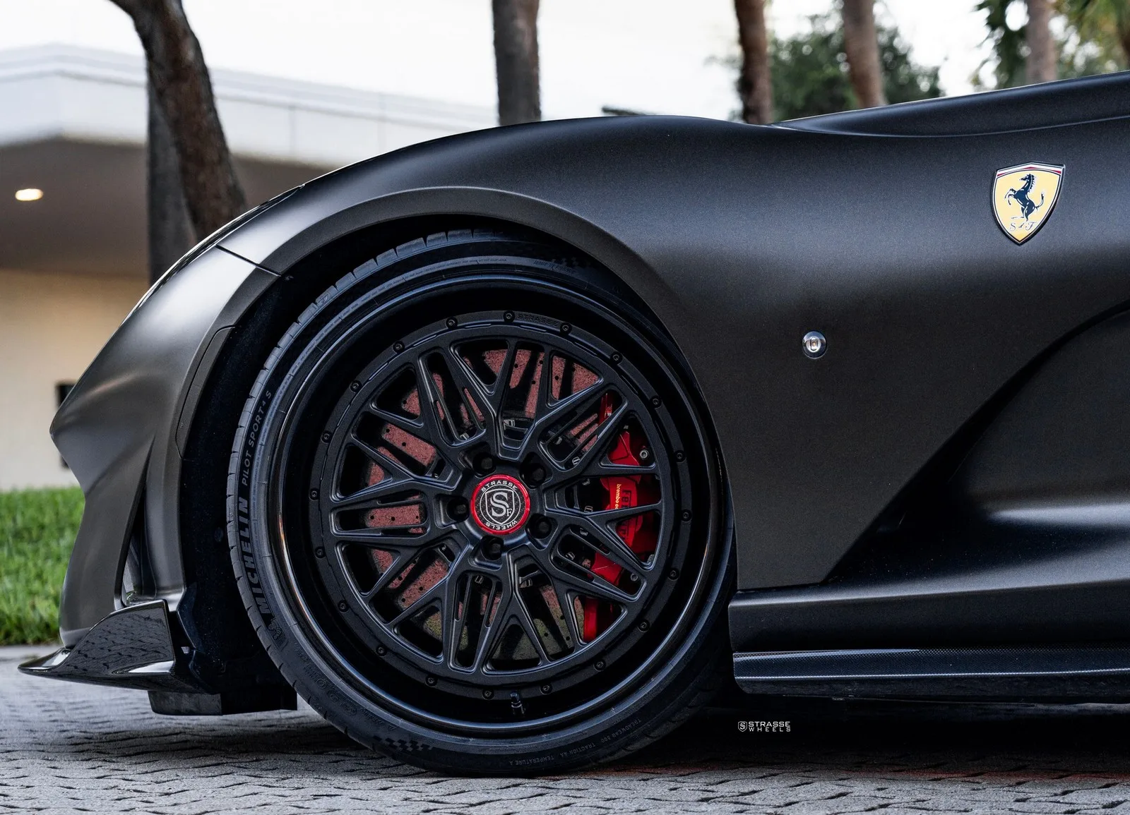Strasse SV10M-RS Track Series on Ferrari 812 F152M, photo 6