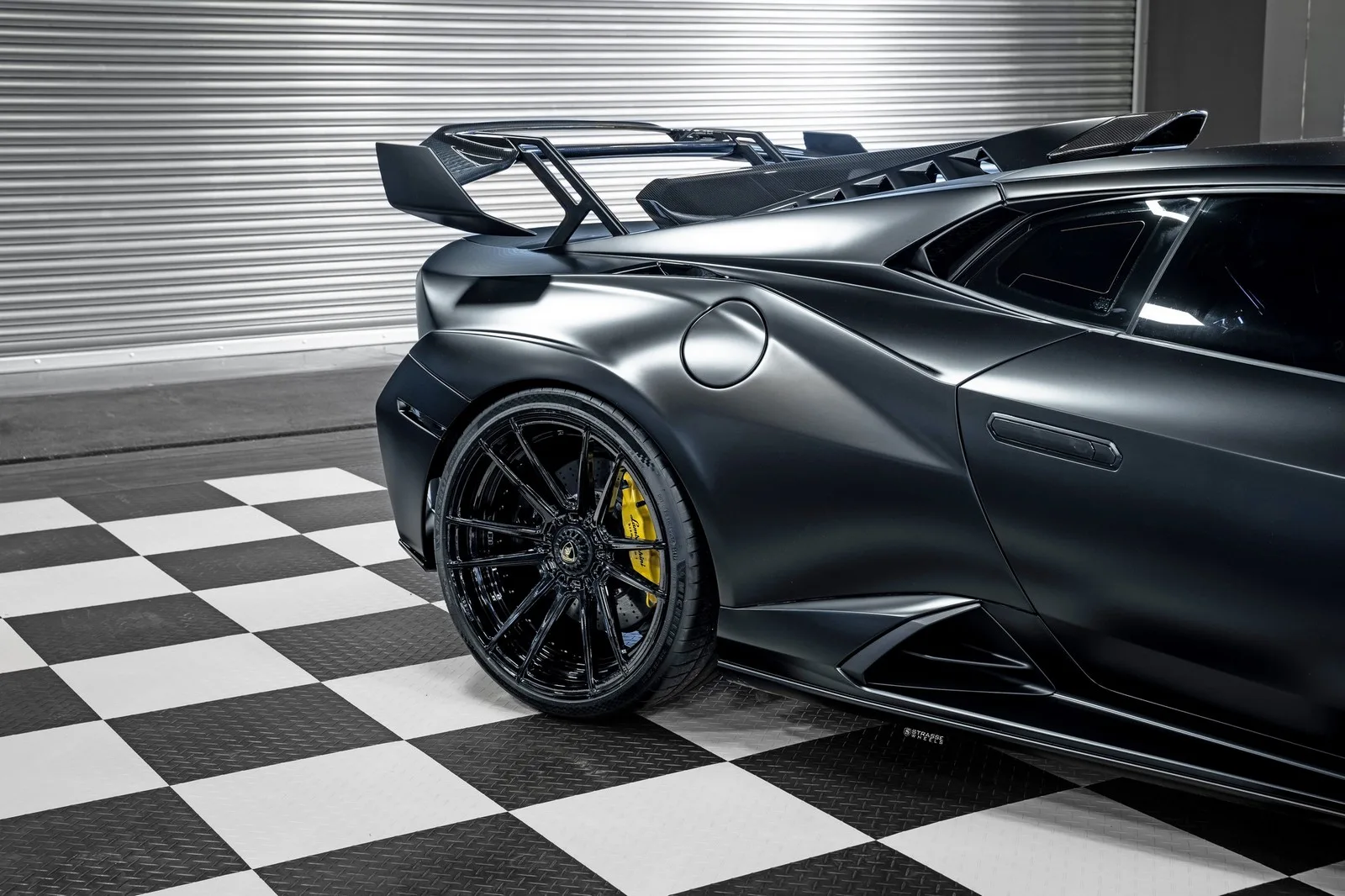 Strasse SV12 Deep Concave Duoblock on Lamborghini Huracan EVO, photo 9