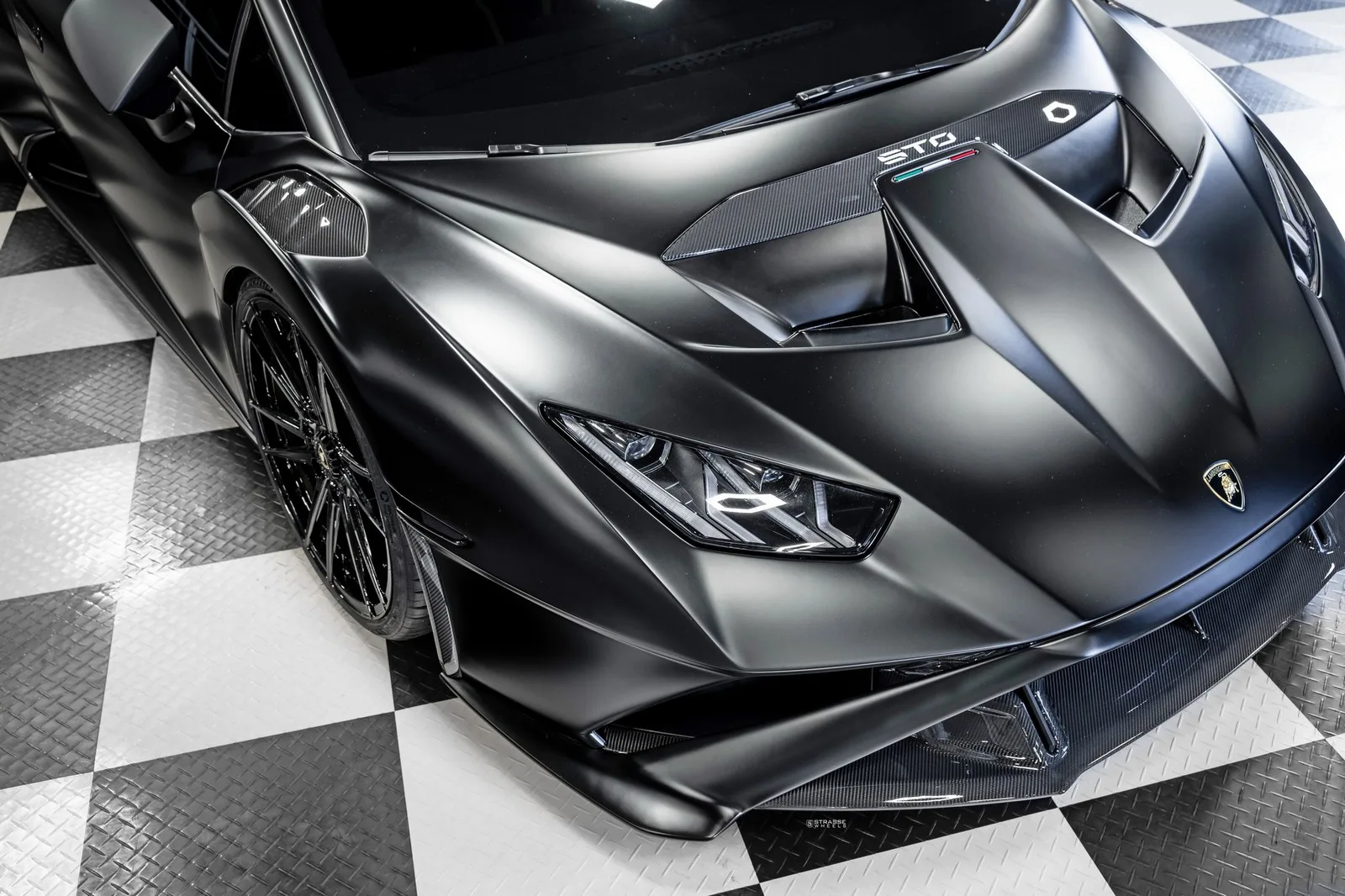 Strasse SV12 Deep Concave Duoblock on Lamborghini Huracan EVO, photo 4