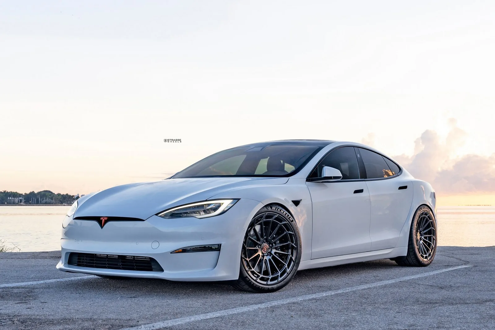 Strasse SV15 Aero Deep Concave Duoblock on Tesla Model S Facelift (2021-)